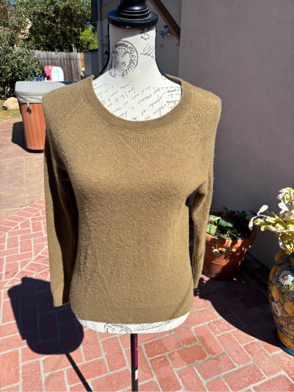 Cashmere Crewneck Women's Sweater in Olive Green